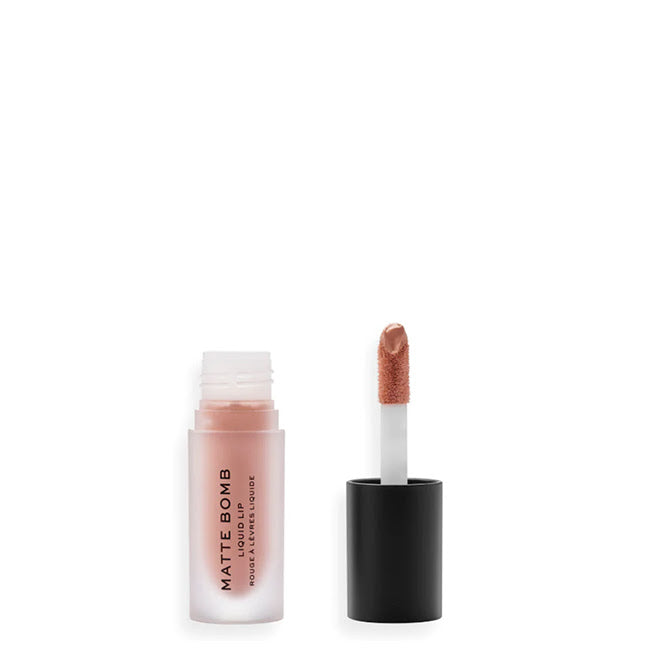 Revolution Pro Matte Bomb Flüssiger Lippenstift Farbton Nude Charm 4,60 ml